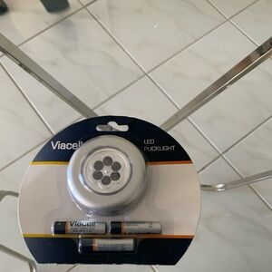 Viacell LED Puck Light with Batteries